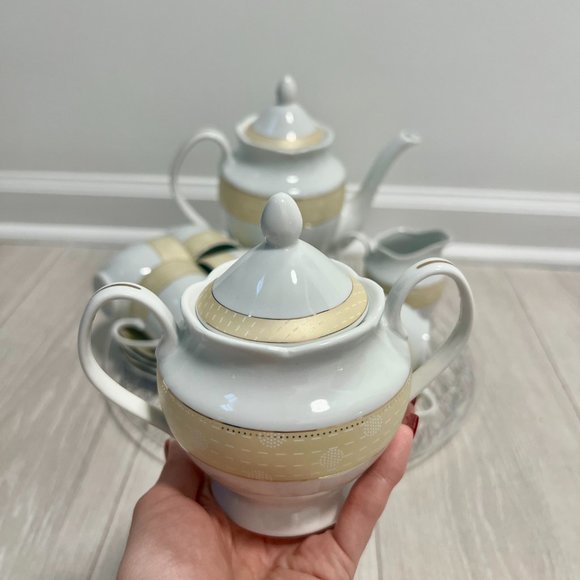 "Lorren Home Trends" China Gold Mix & Match Coffee Set of 19 - Picture 4 of 16